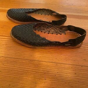Handcrafted black leather huarache flats, Size 7